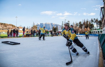 Pond_Hockey_2