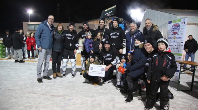 Huskies_Winner_European_Pond_Hockey_Championship_06_01_2018