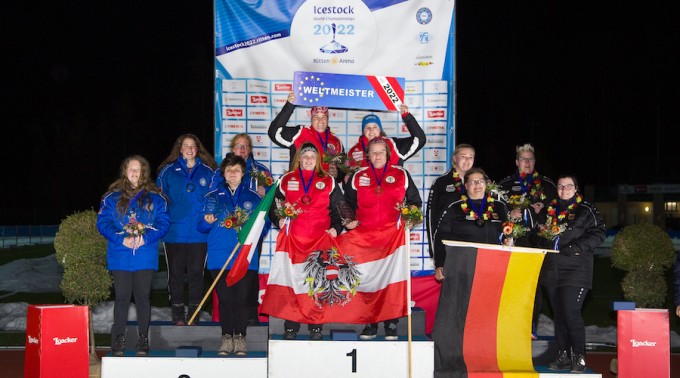 Ice_Stock_World_Championships_Ritten-Renon_ITA_AUT_GER_Weitenbewerb_Team_Credits_Thomas_Profunser