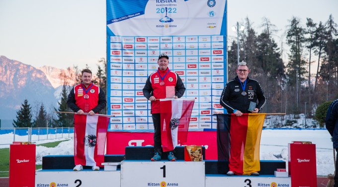 Solboeck_Maierhofer_Steber_Eisstock_U23-WM_Zielbewerb_Ritten_Credits_Thomas_Profunser