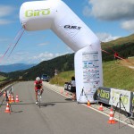 Arrivo_Passo_Erbe_Ziel_Würzjoch_GDD_26_07_2022_Credits_hkMedia